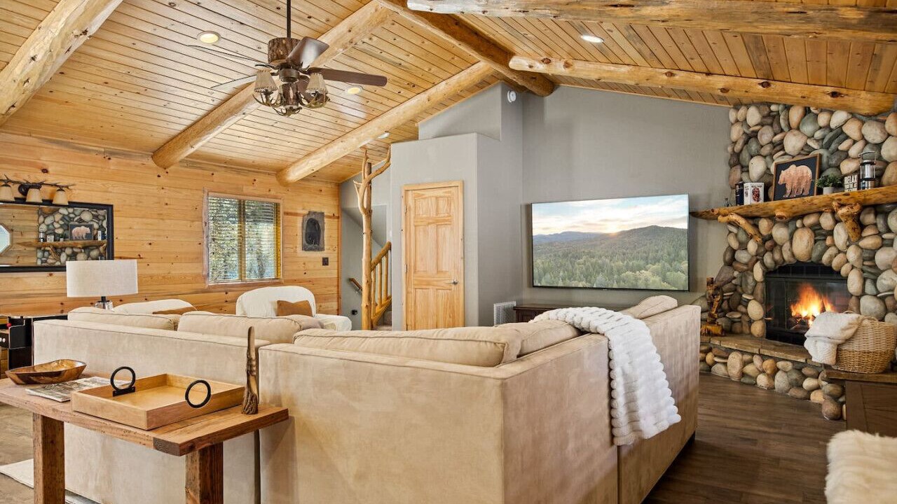 Photo of Livingroom in Eagle Mountain Estates