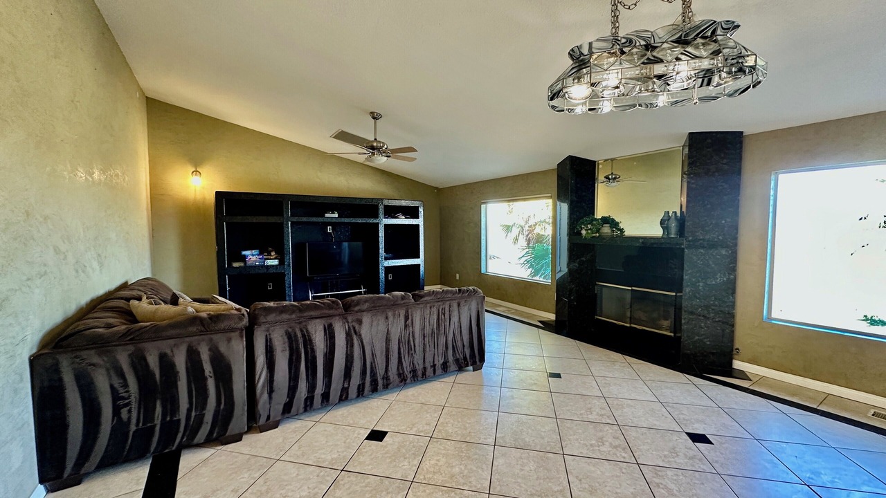 Photo of Livingroom in Agua Dulce