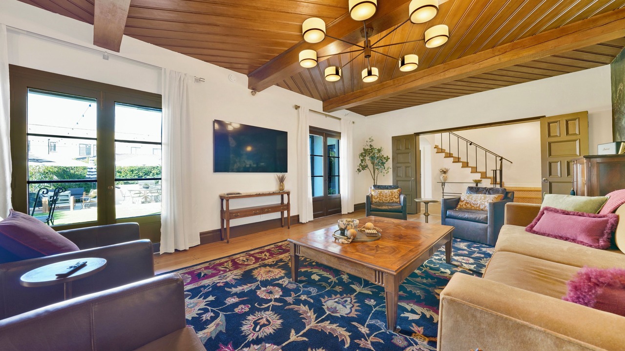 Photo of Livingroom in Alamitos Beach