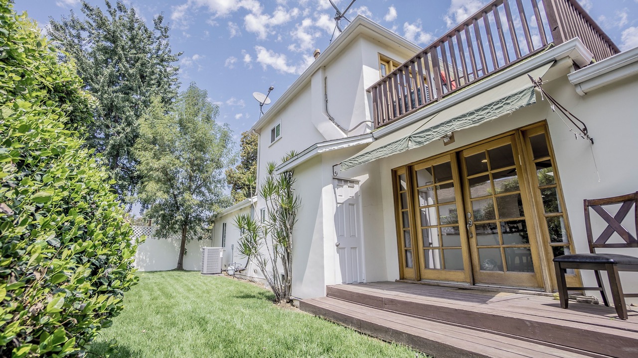 Photo of Outdoor in Encino