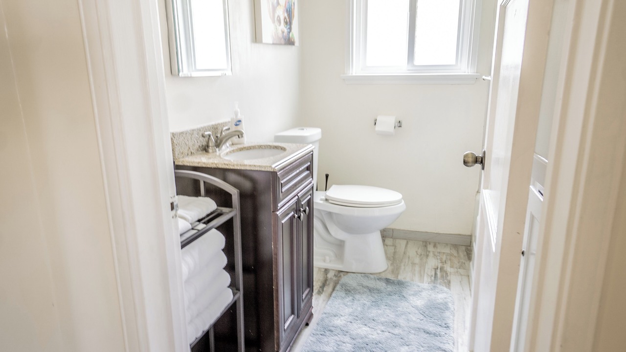 Photo of Bathroom in Encino