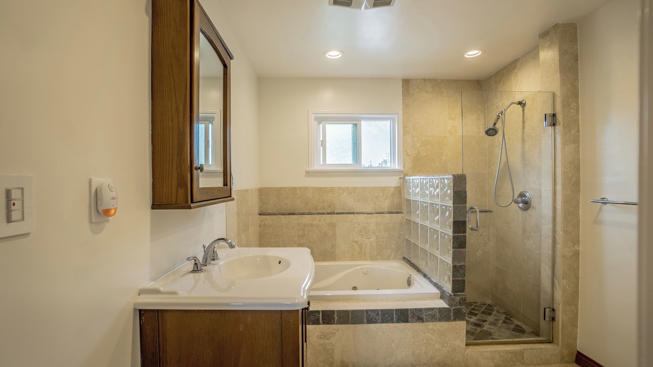 Photo of Bathroom in Encino