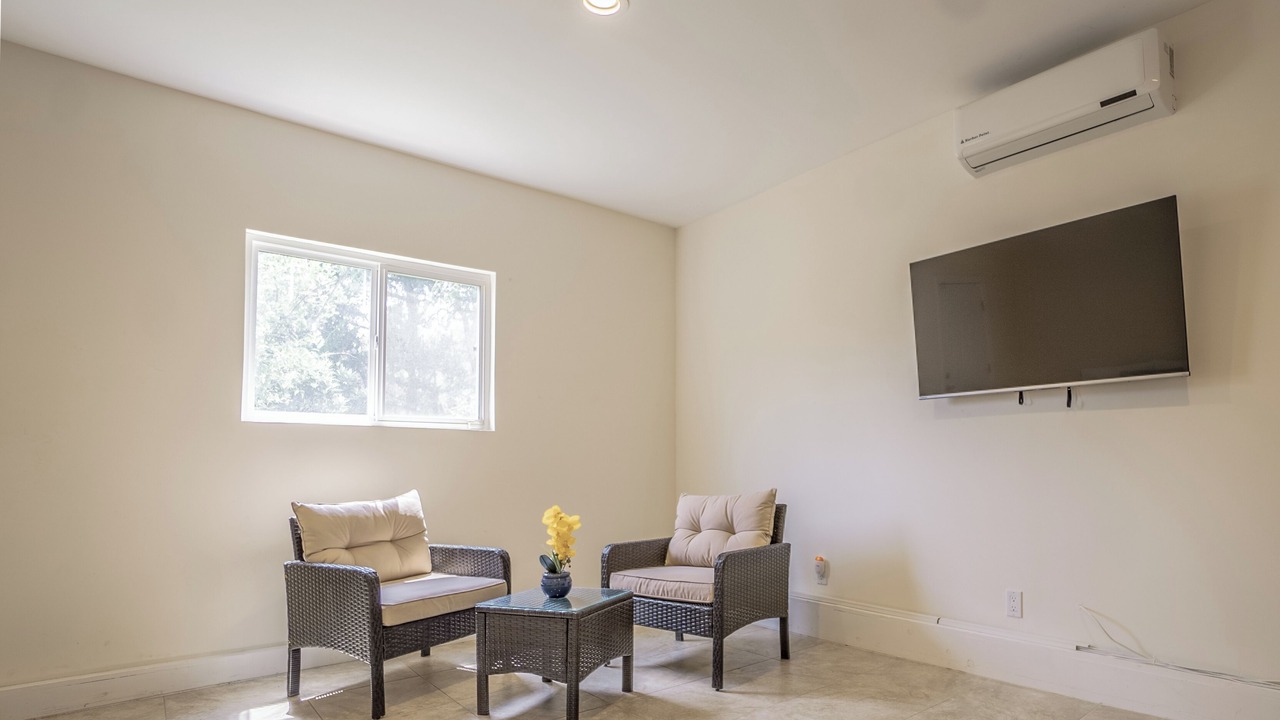 Photo of Livingroom in Encino