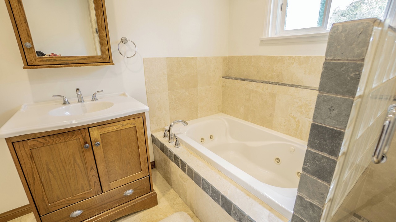 Photo of Bathroom in Encino
