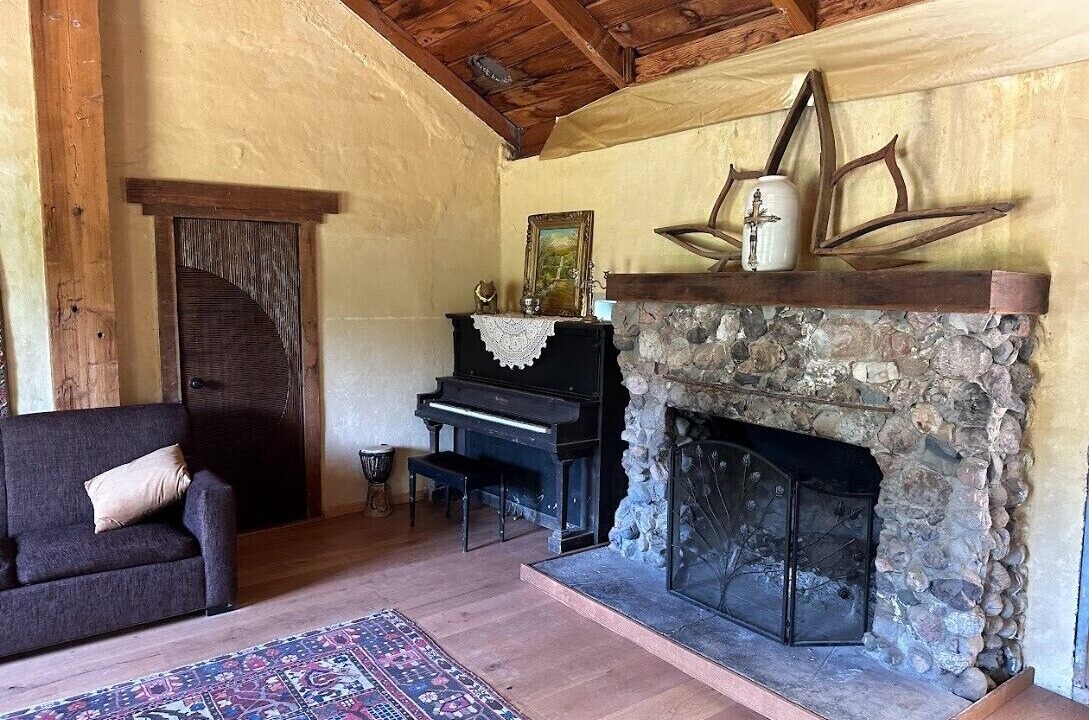 Photo of Livingroom in Topanga