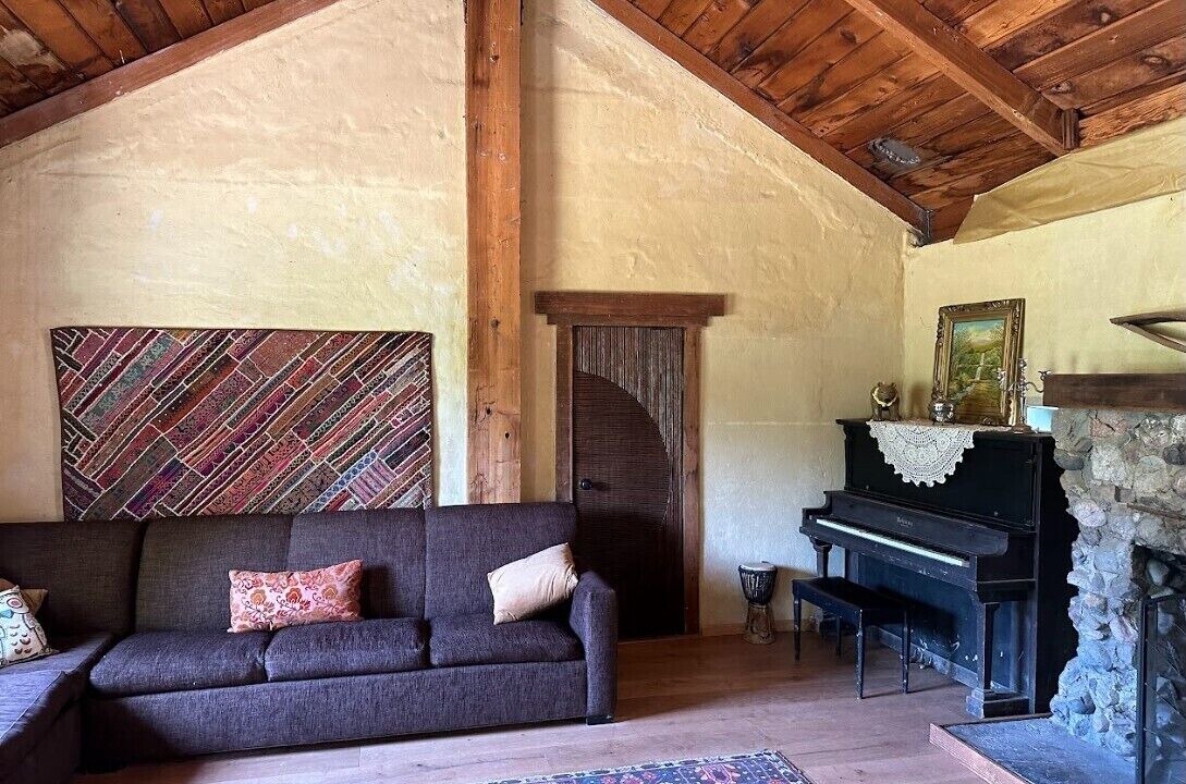 Photo of Livingroom in Topanga