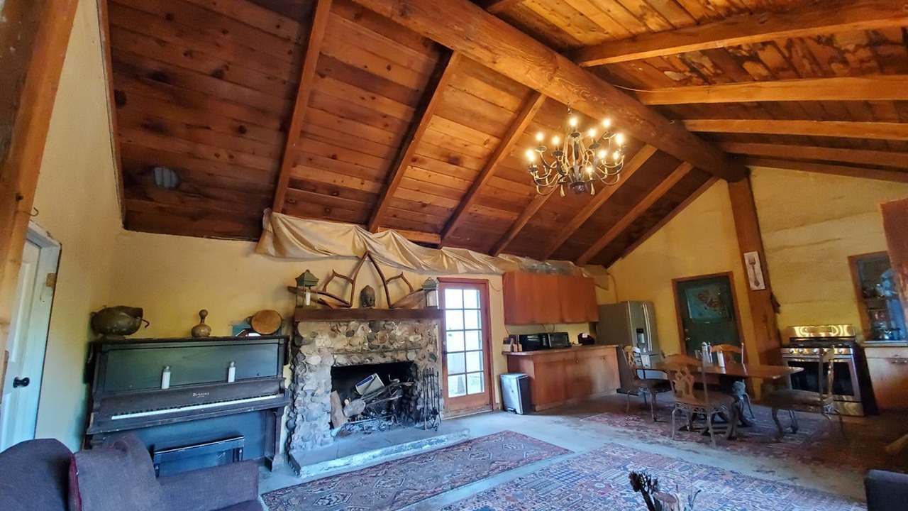 Photo of Livingroom in Topanga