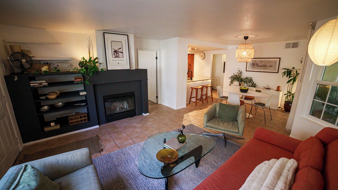 Photo of Livingroom in Calabasas