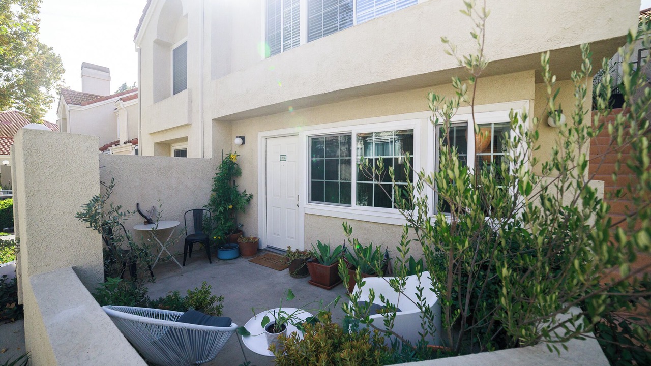 Photo of Patio Balcony in Calabasas