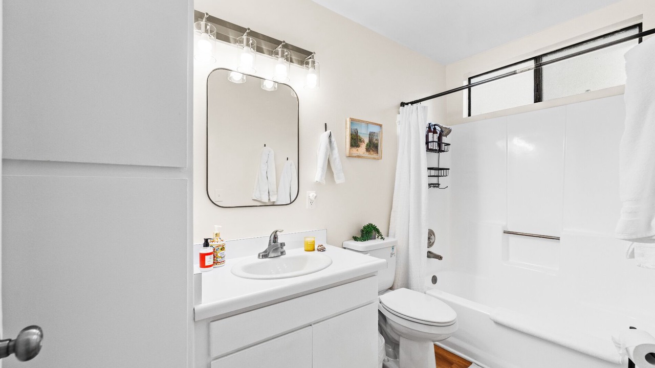 Photo of Bathroom in Ventura