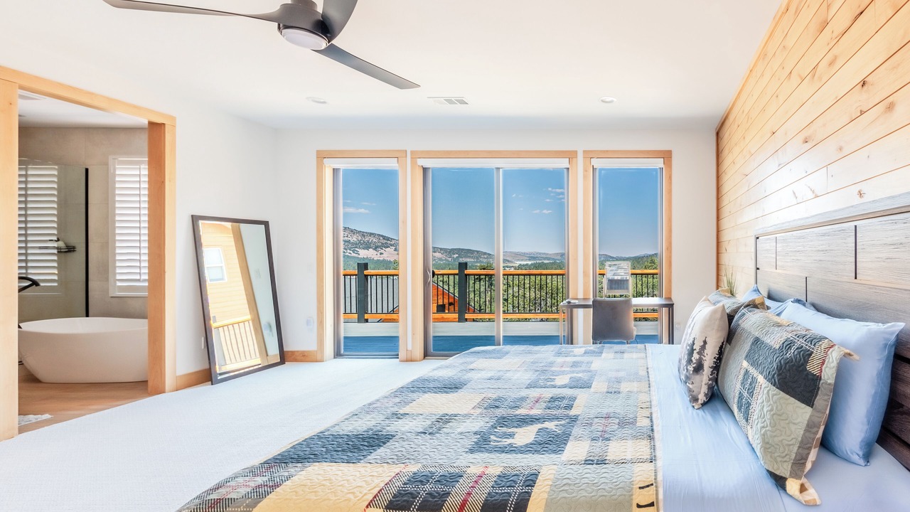 Photo of Bedroom in Castle Glen Estates