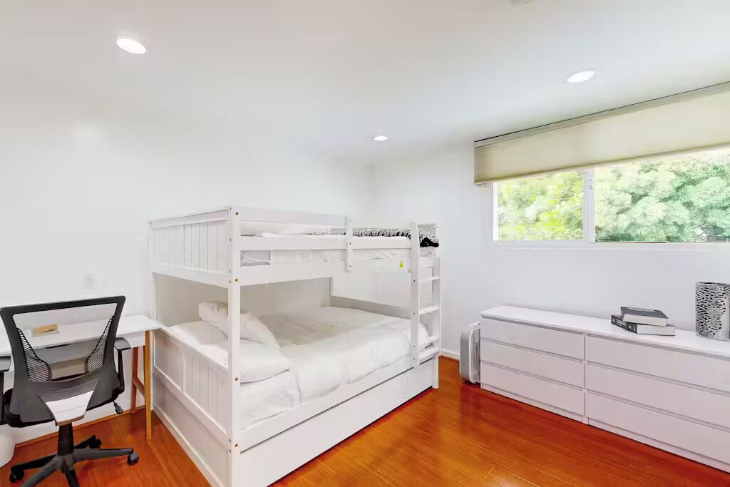 Photo of Bedroom in Malibu