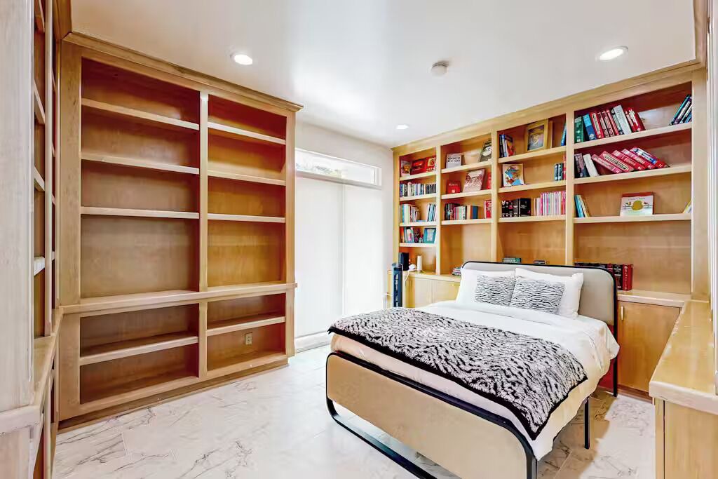 Photo of Bedroom in Malibu