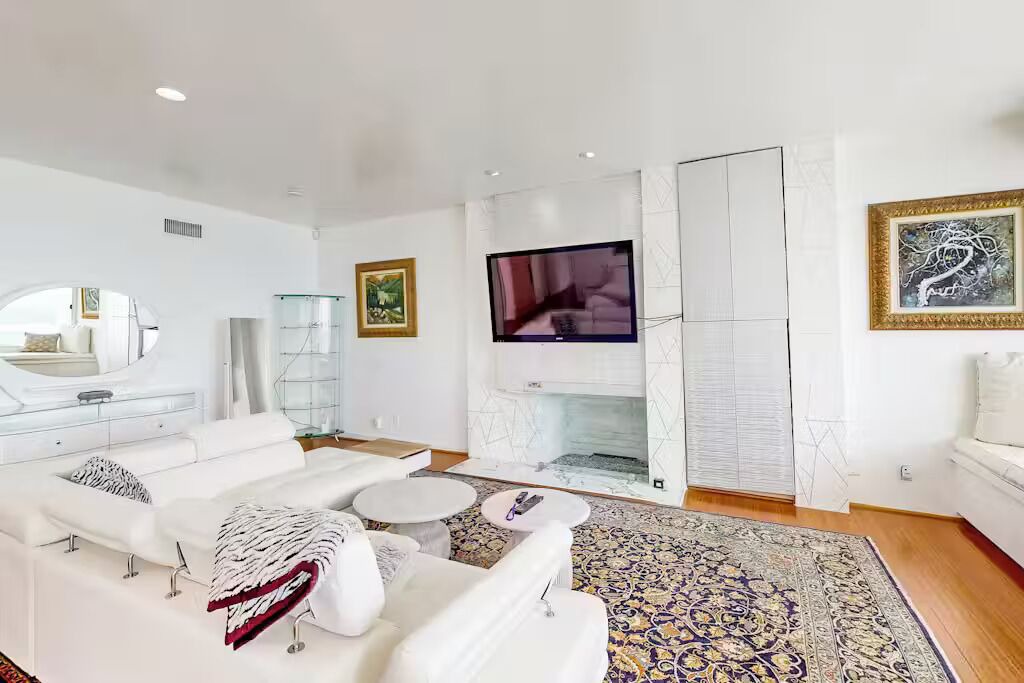 Photo of Livingroom in Malibu