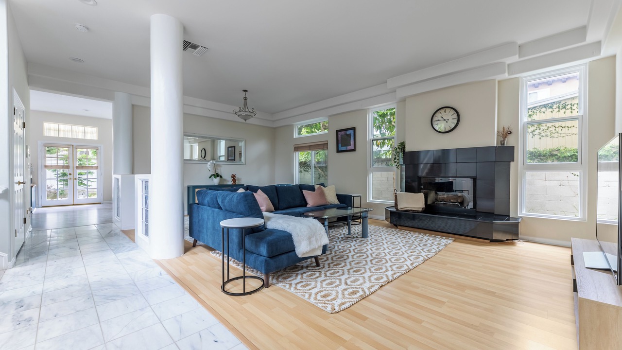 Photo of Livingroom in North Redondo