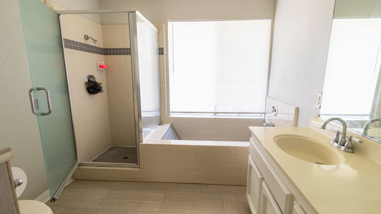 Photo of Bathroom in Nut Tree
