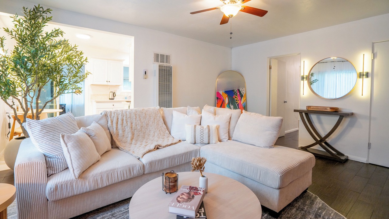 Photo of Livingroom in Palmdale