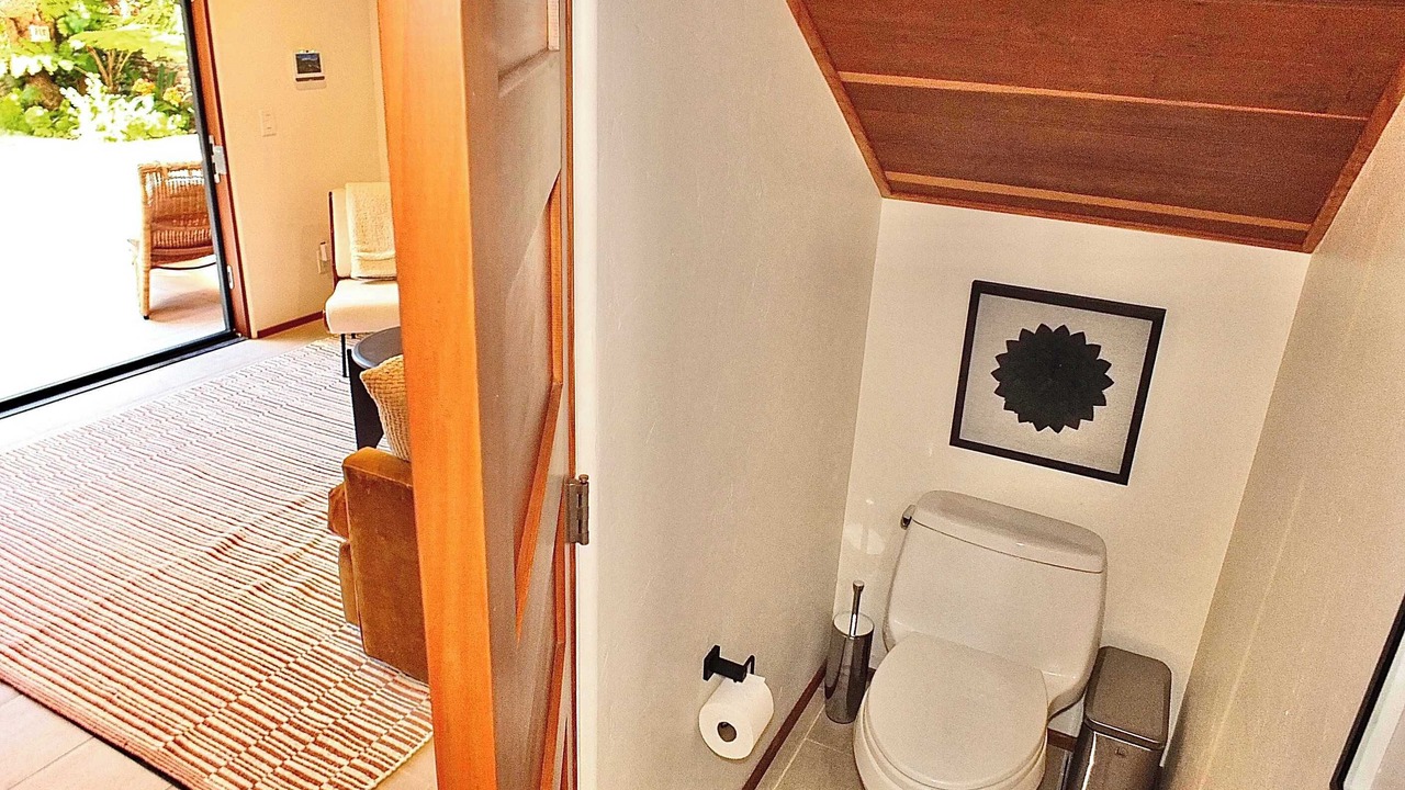 Photo of Bathroom in Peninsula