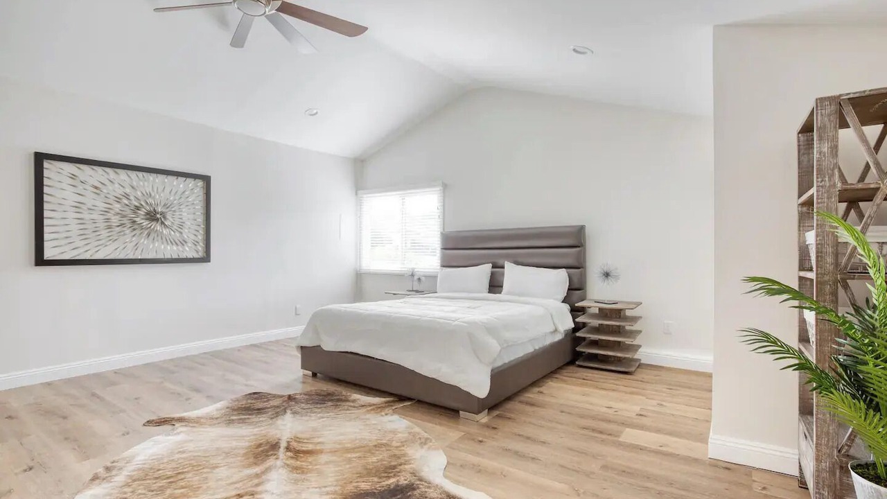 Photo of Bedroom in Orange