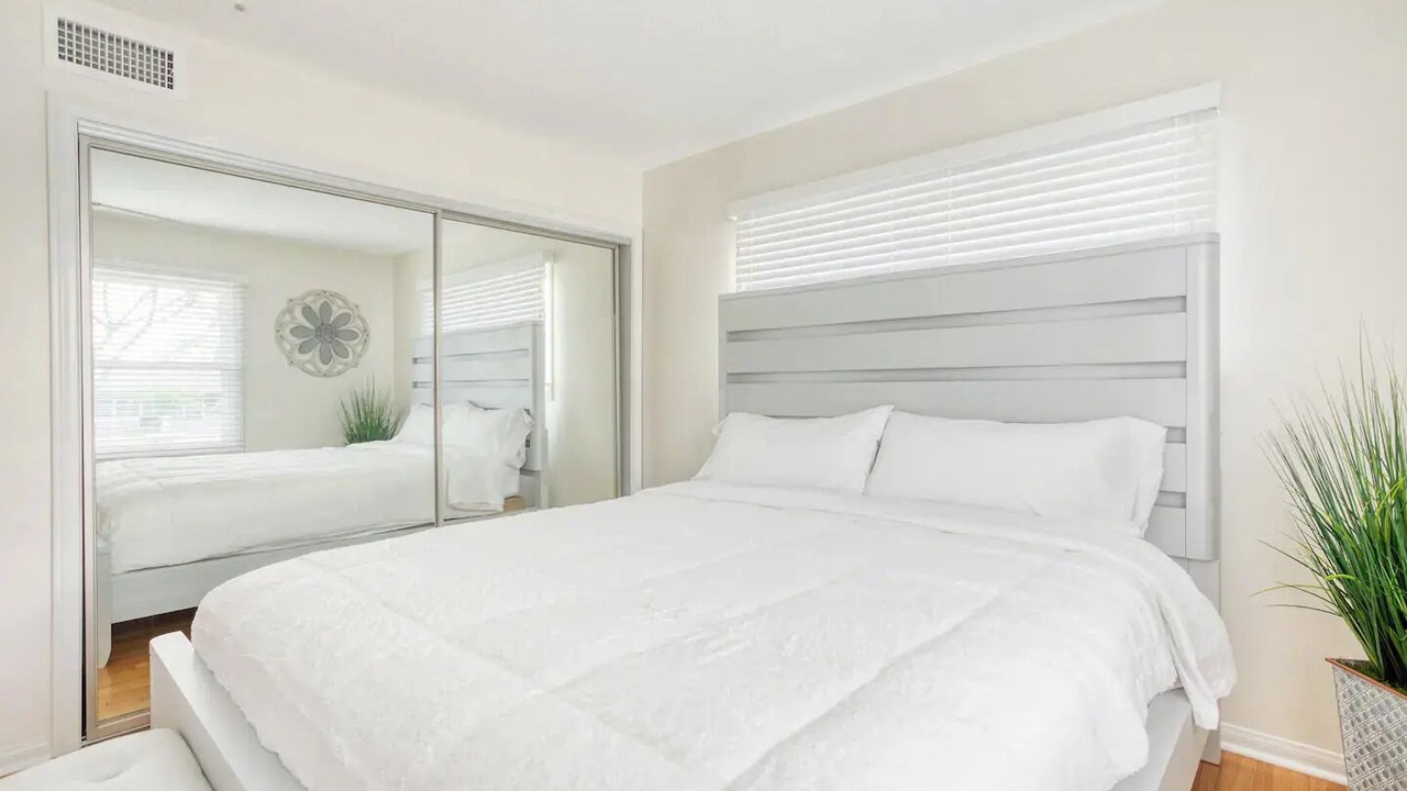 Photo of Bedroom in Orange