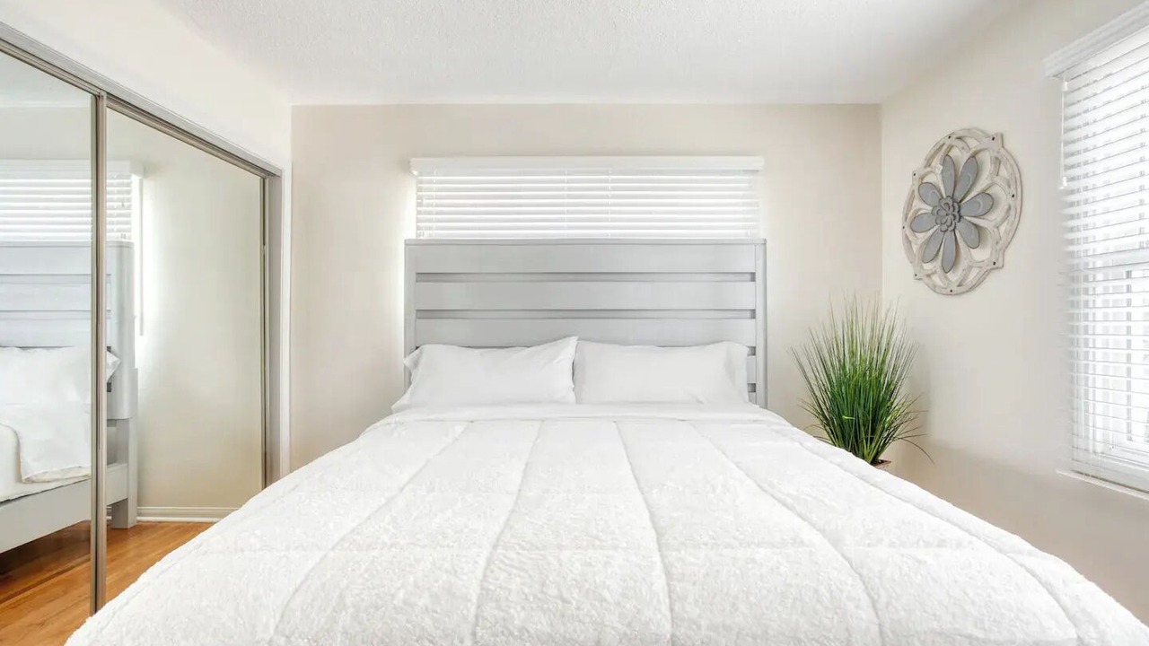Photo of Bedroom in Orange