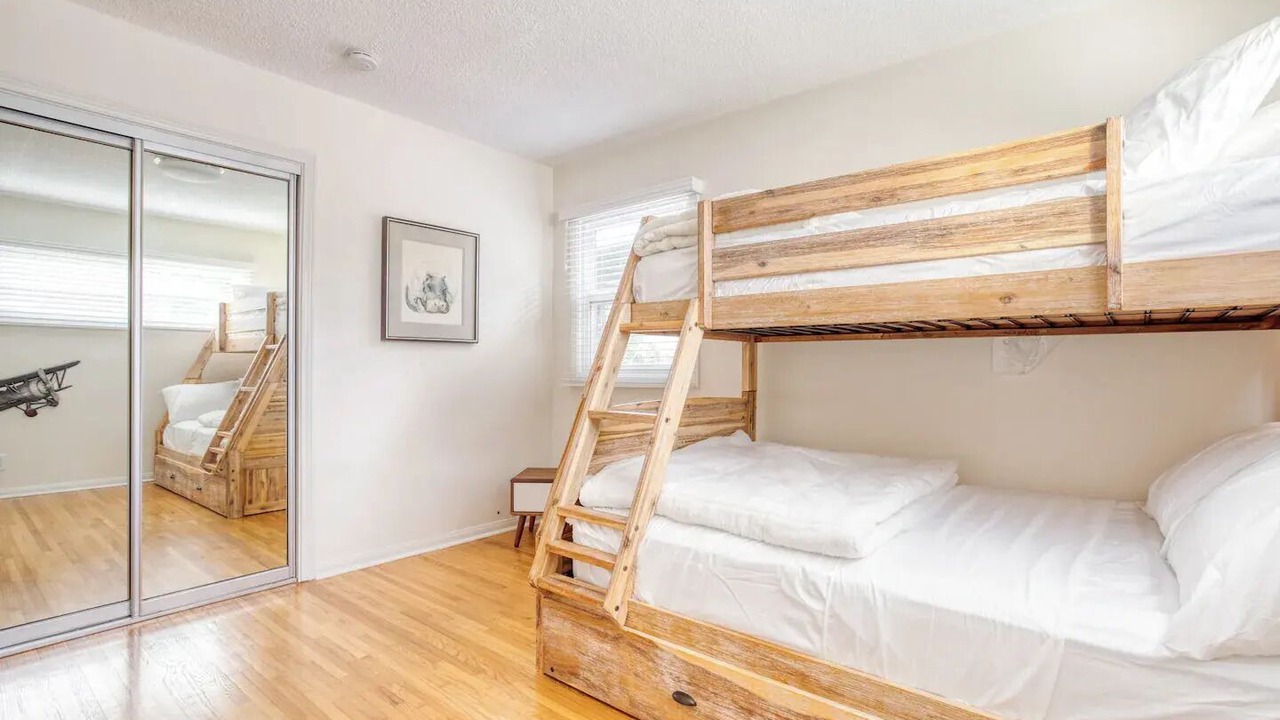 Photo of Bedroom in Orange