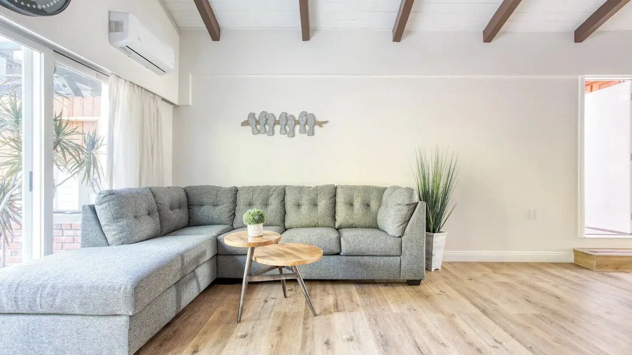 Photo of Livingroom in Orange
