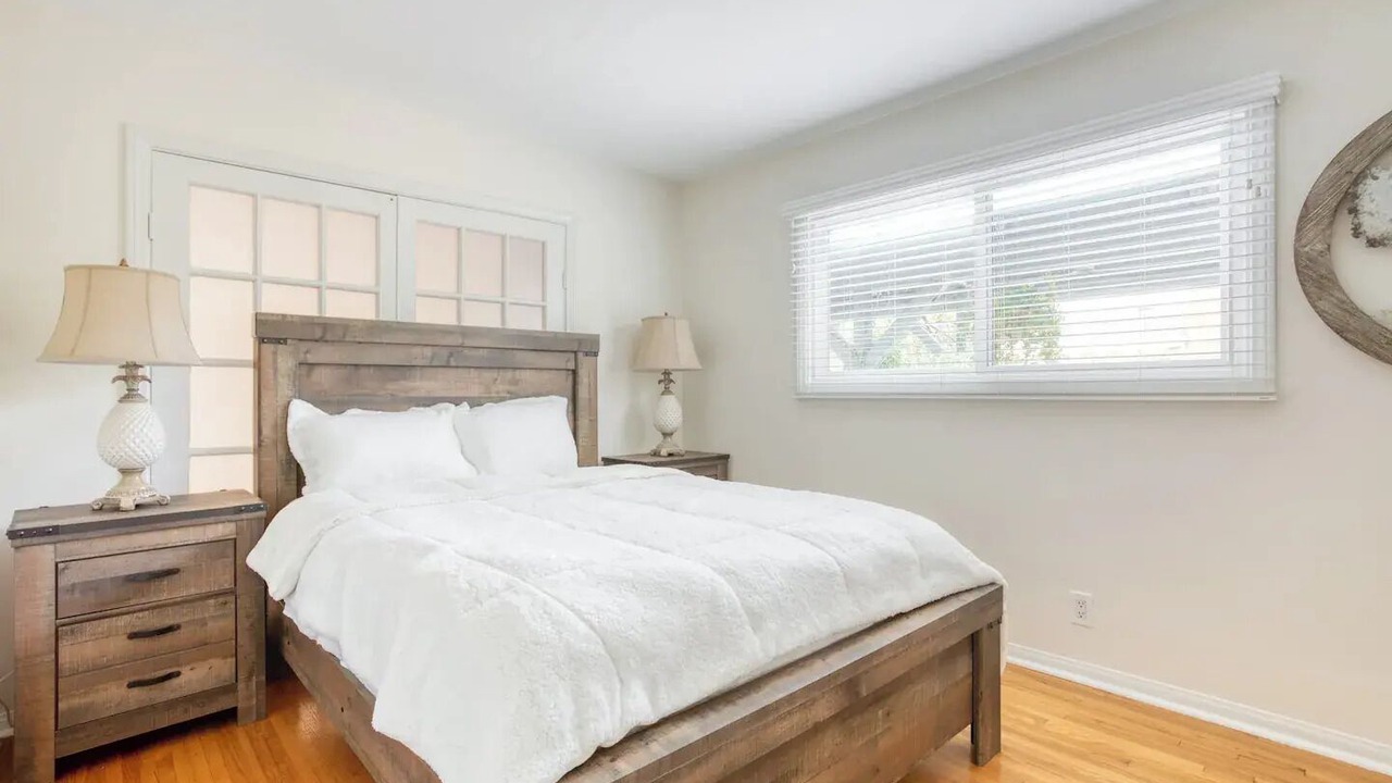 Photo of Bedroom in Orange