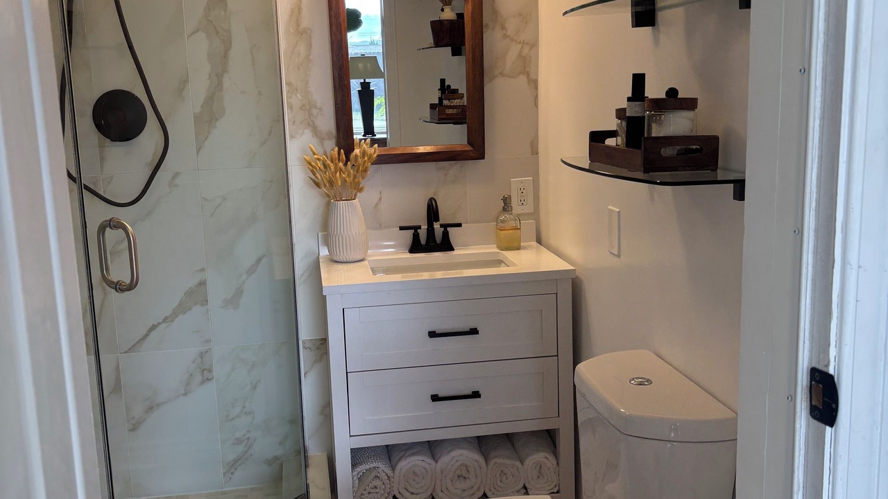 Photo of Bathroom in Thousand Oaks