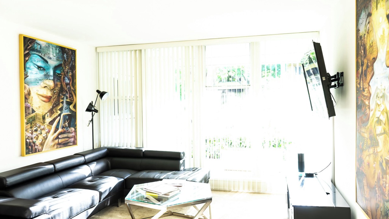 Photo of Livingroom in Hollywood Hills West