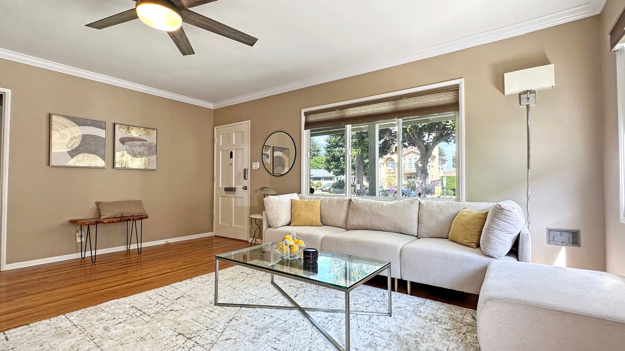 Photo of Livingroom in West Los Angeles
