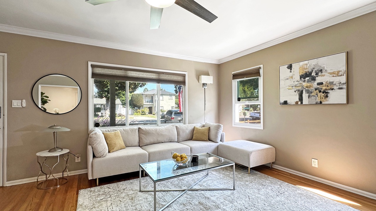 Photo of Livingroom in West Los Angeles