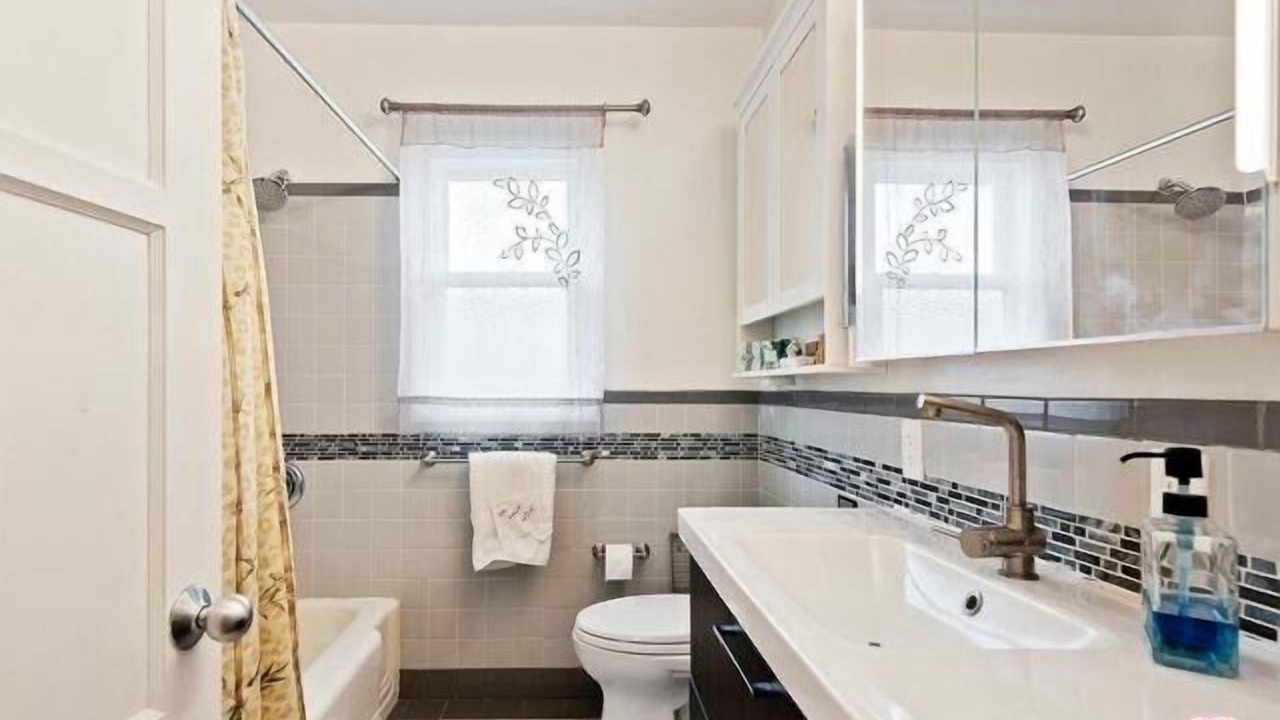 Photo of Bathroom in West Los Angeles