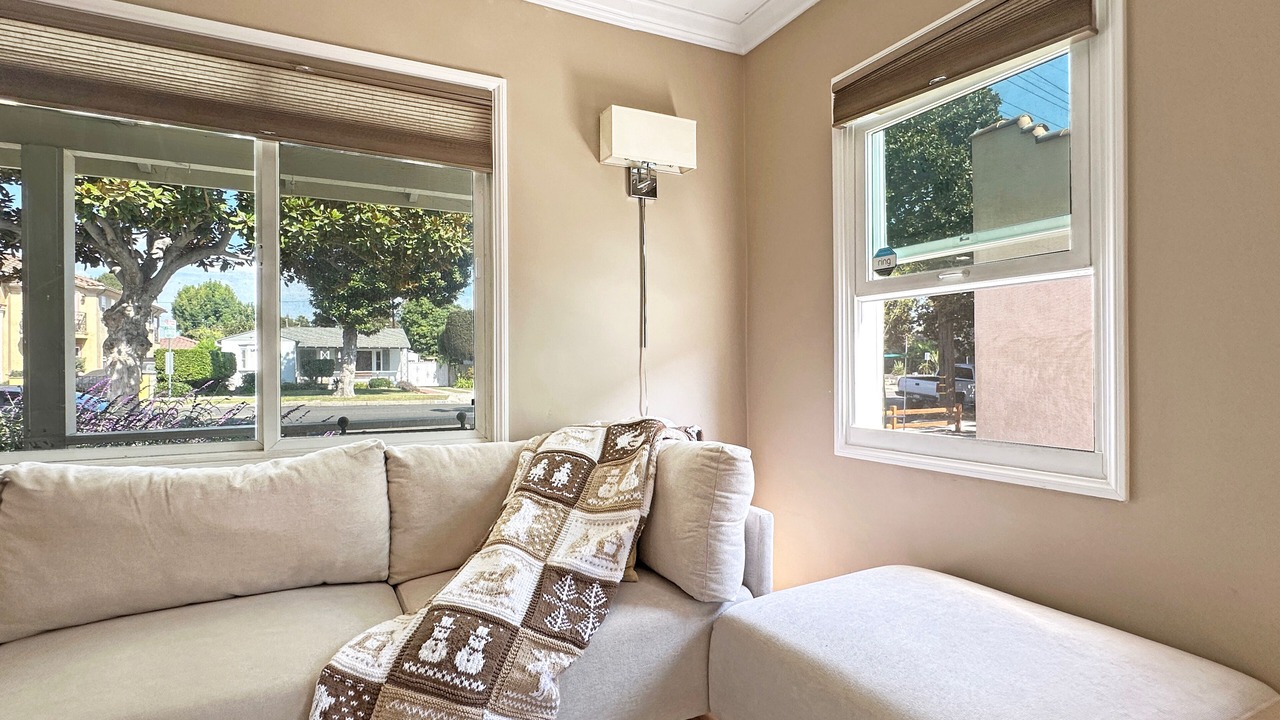 Photo of Livingroom in West Los Angeles