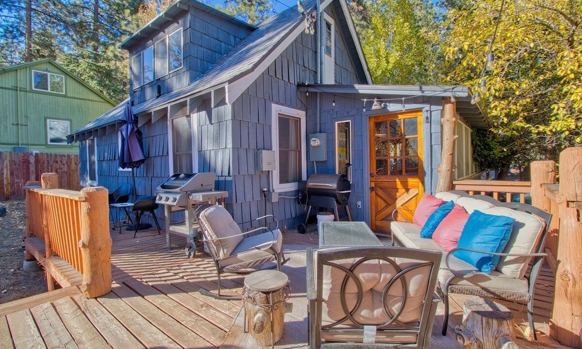 Photo of Patio Balcony in Wrightwood