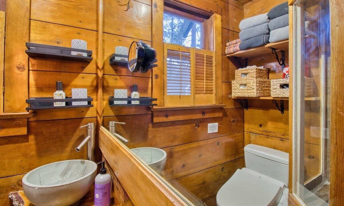 Photo of Bathroom in Wrightwood