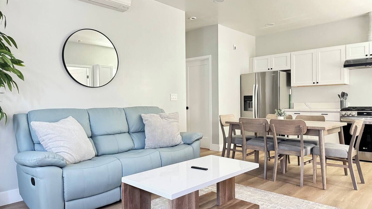 Photo of Livingroom in Westside Costa Mesa