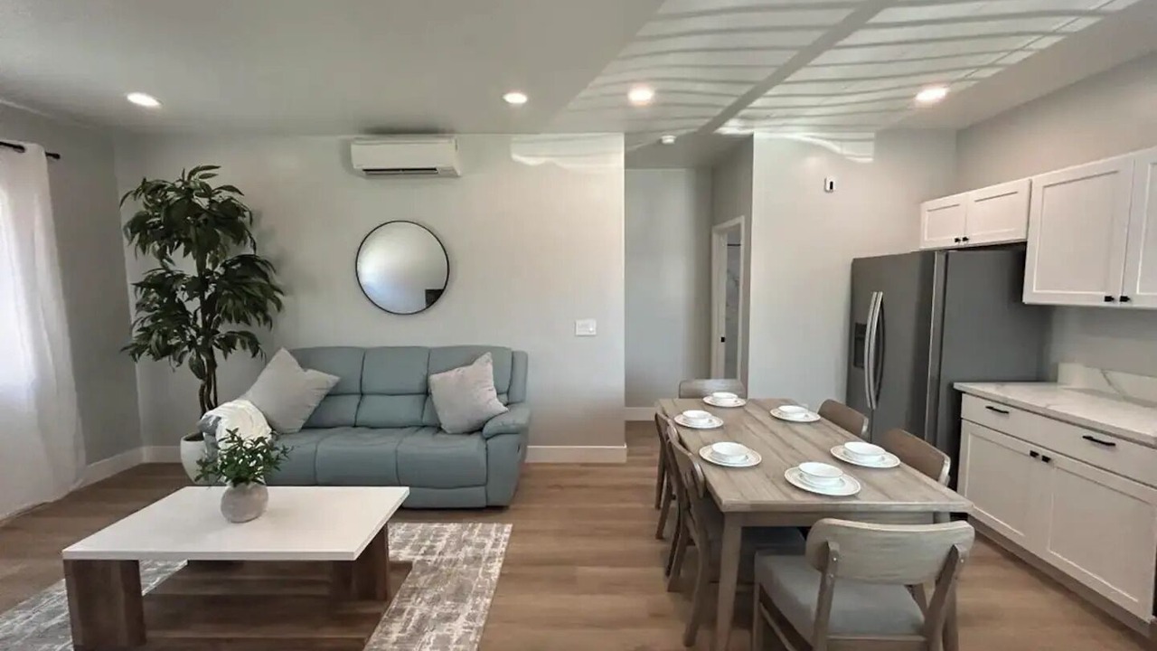 Photo of Livingroom in Westside Costa Mesa