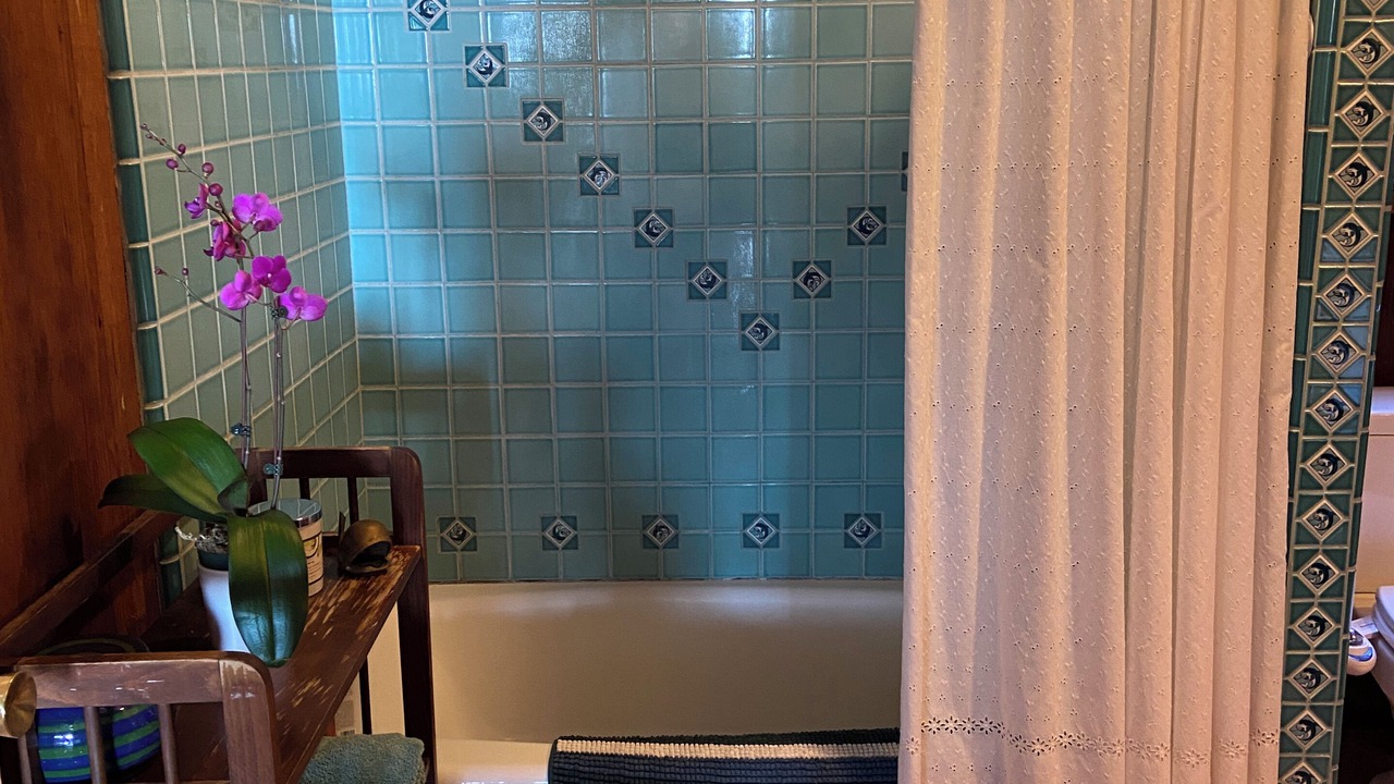 Photo of Bathroom in Summerland