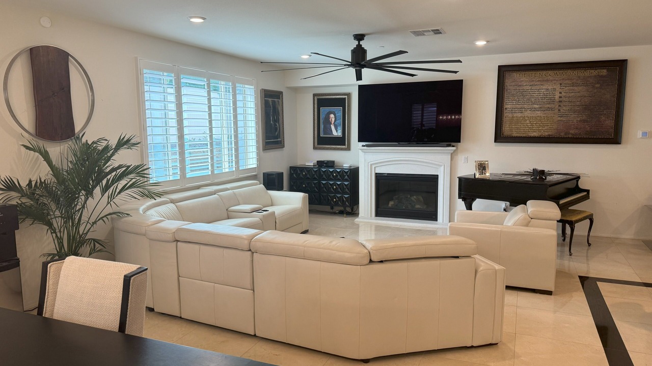 Photo of Livingroom in Sun City