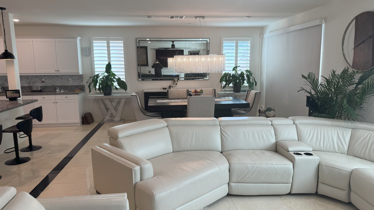 Photo of Livingroom in Sun City