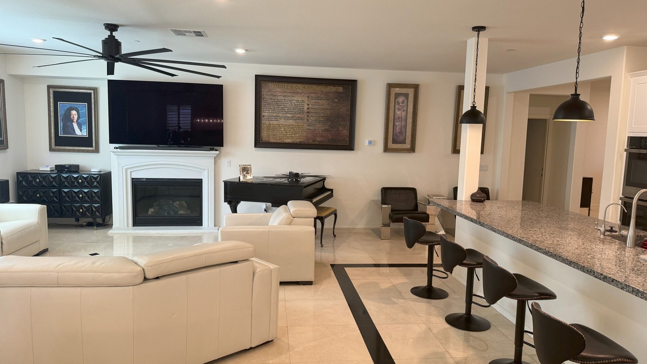 Photo of Livingroom in Sun City