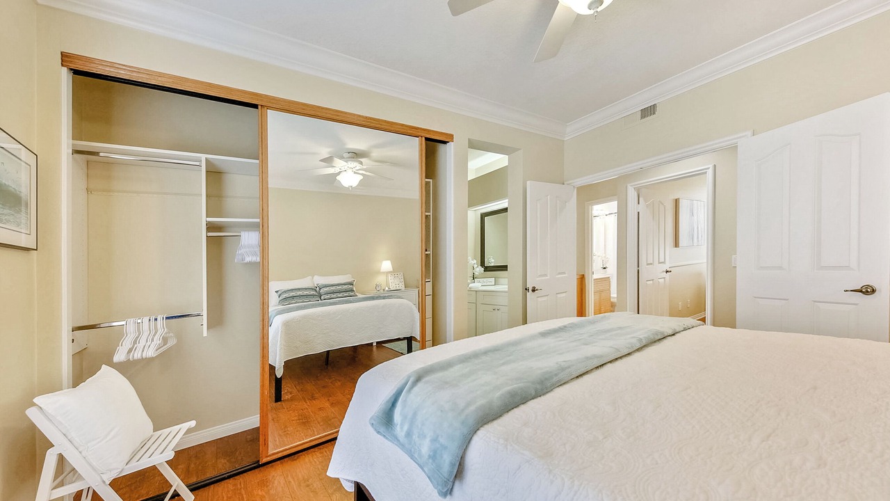 Photo of Bedroom in Orange