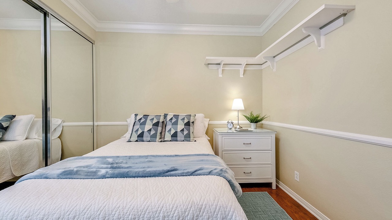 Photo of Bedroom in Orange