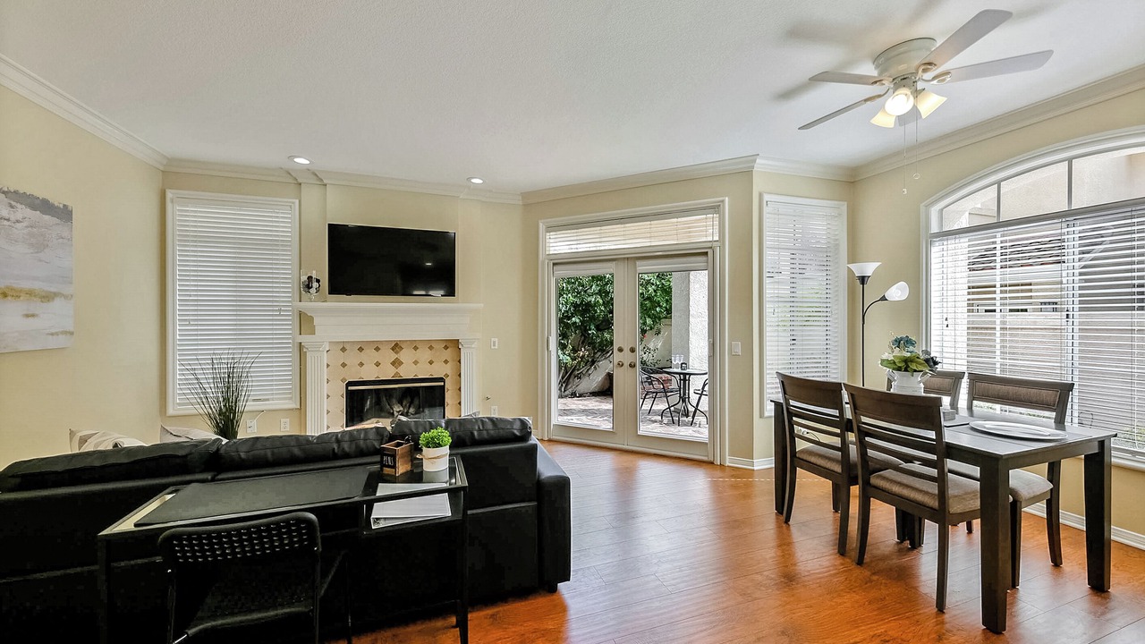 Photo of Livingroom in Orange