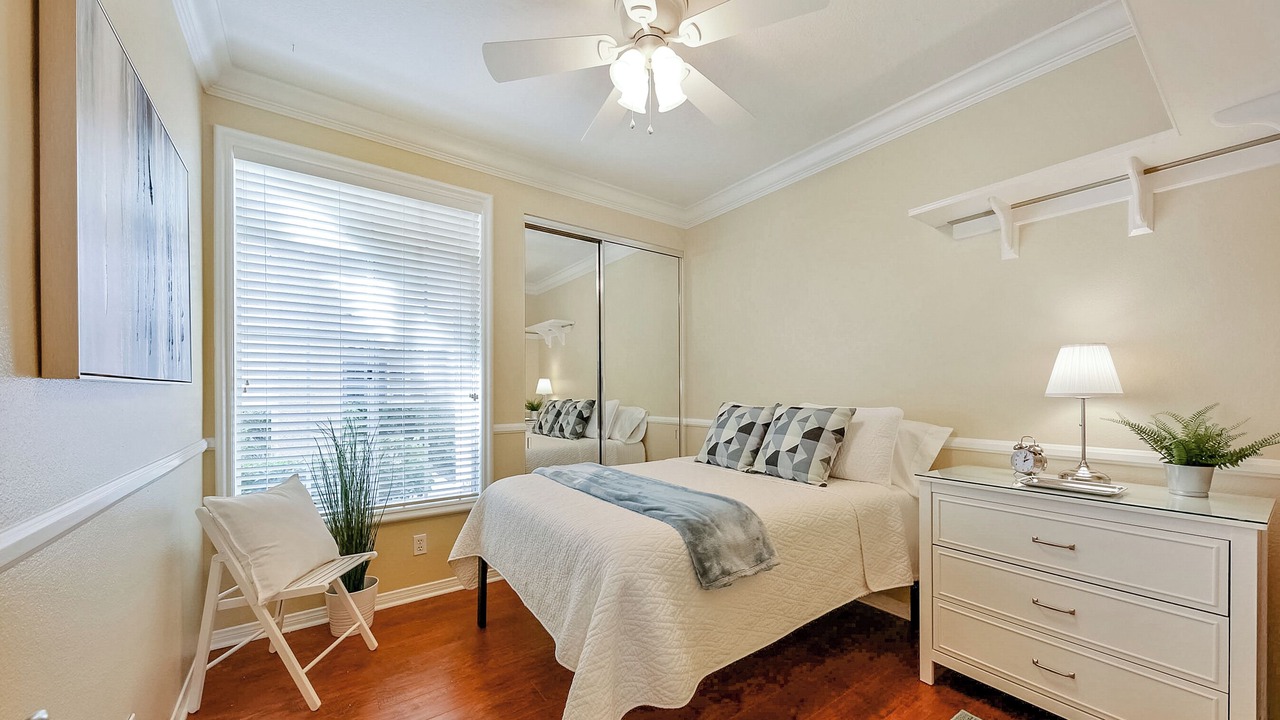 Photo of Bedroom in Orange