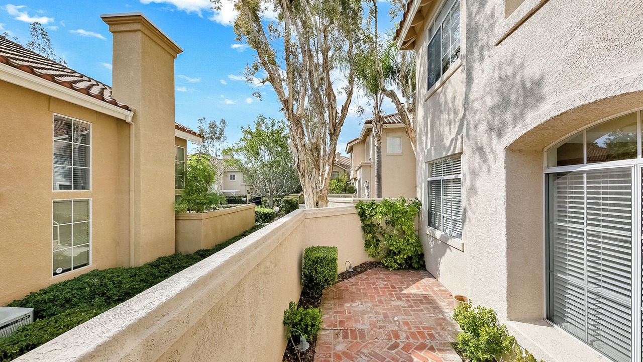 Photo of Outdoor in Orange