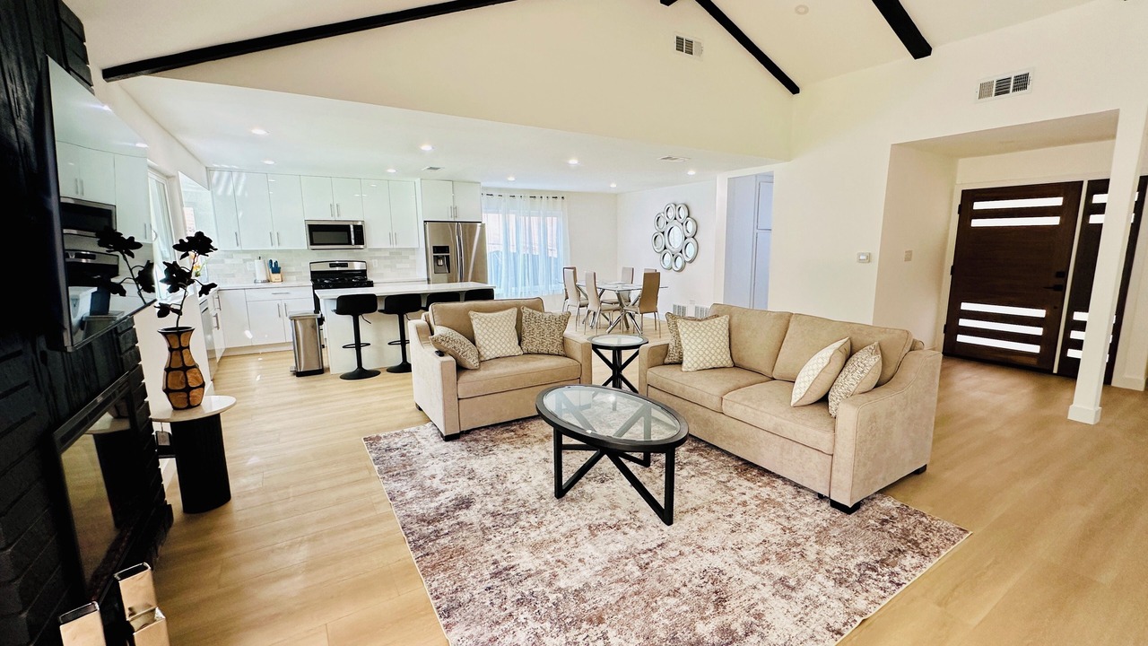 Photo of Livingroom in Canyon Country