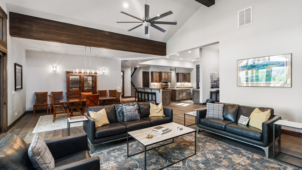 Photo of Livingroom in Ponderosa Palisades