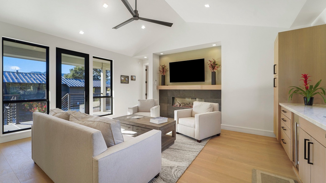 Photo of Livingroom in Napa